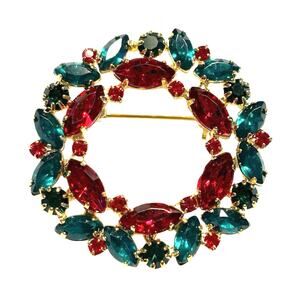 Red & green rhinestones Christmas wreath brooch festive goldtone holiday pin